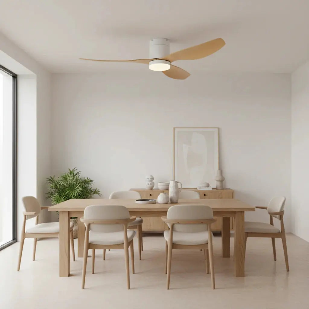 Ventilateur de plafond LED ultra-plat blanc et bois clair Oléa