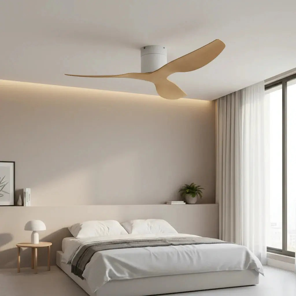 Ventilateur de plafond bois clair ultra-plat blanc sans éclairage Oléa