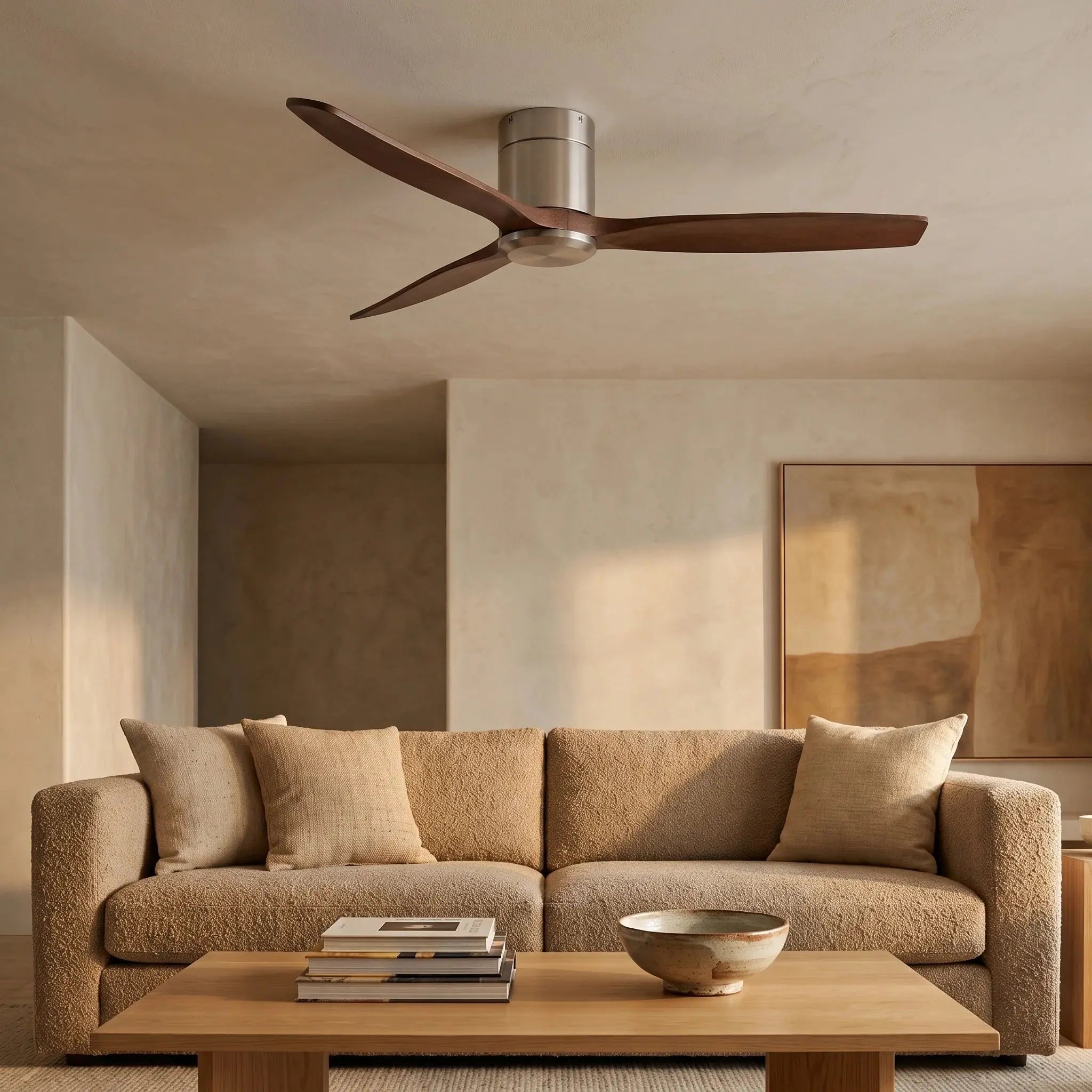 Ventilateur de plafond silencieux DC bas en bois massif noyer et argent Oléa