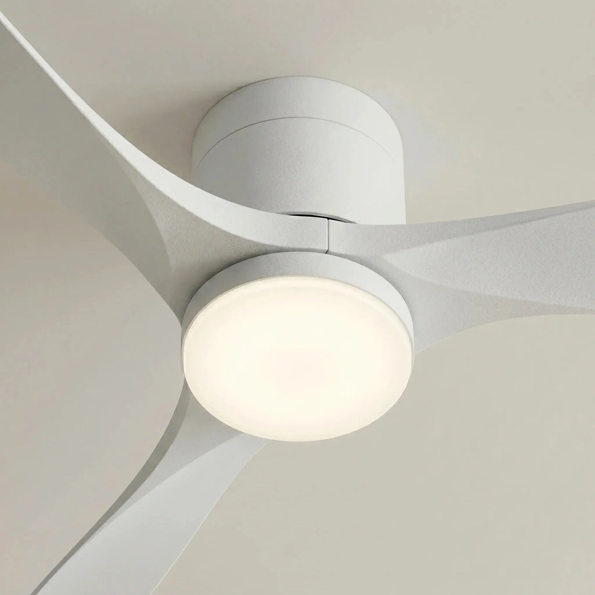 Ventilateur de plafond LED silencieux DC à pales techniques - Blanc Oléa