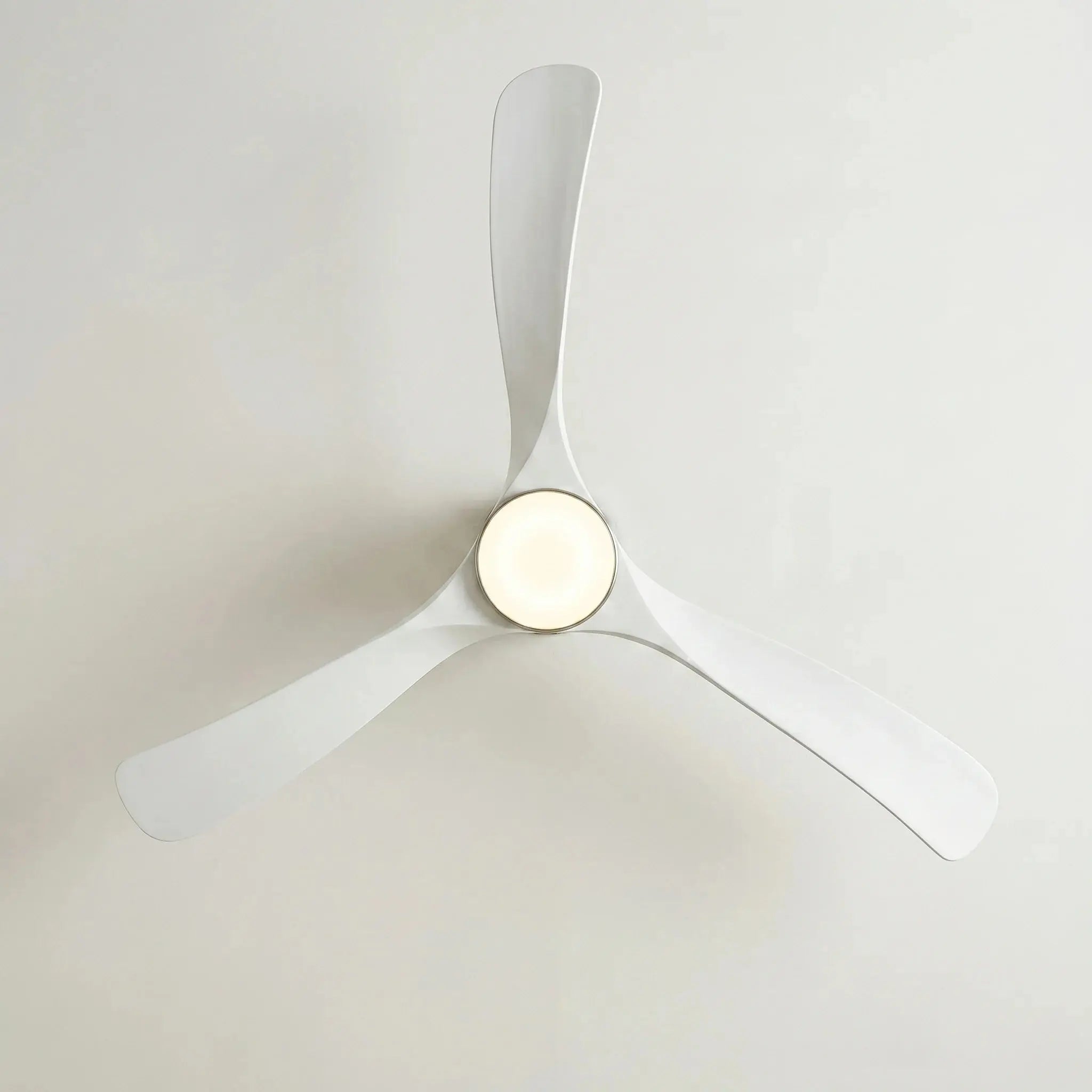 Ventilateur de plafond LED silencieux DC à pales techniques - Blanc Oléa