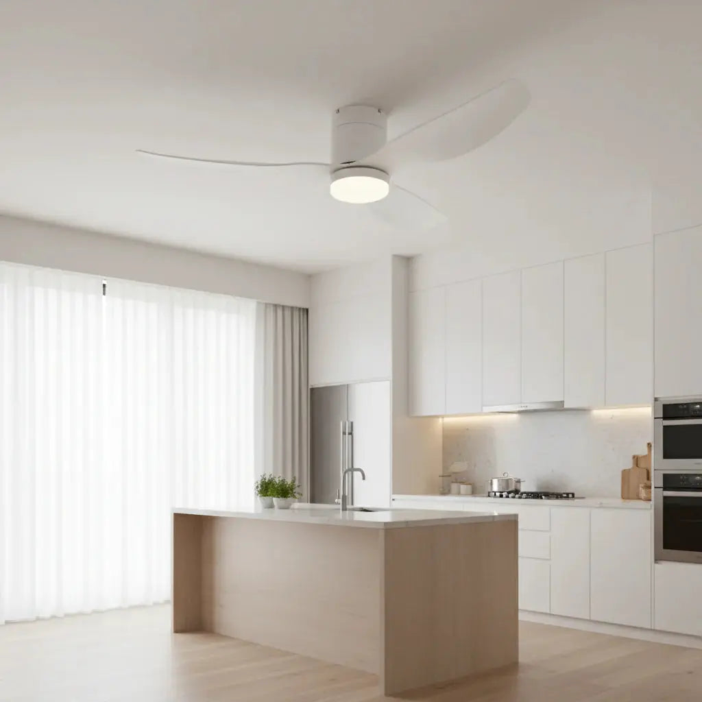 Ventilateur de plafond blanc ultra-plat avec éclairage LED Oléa