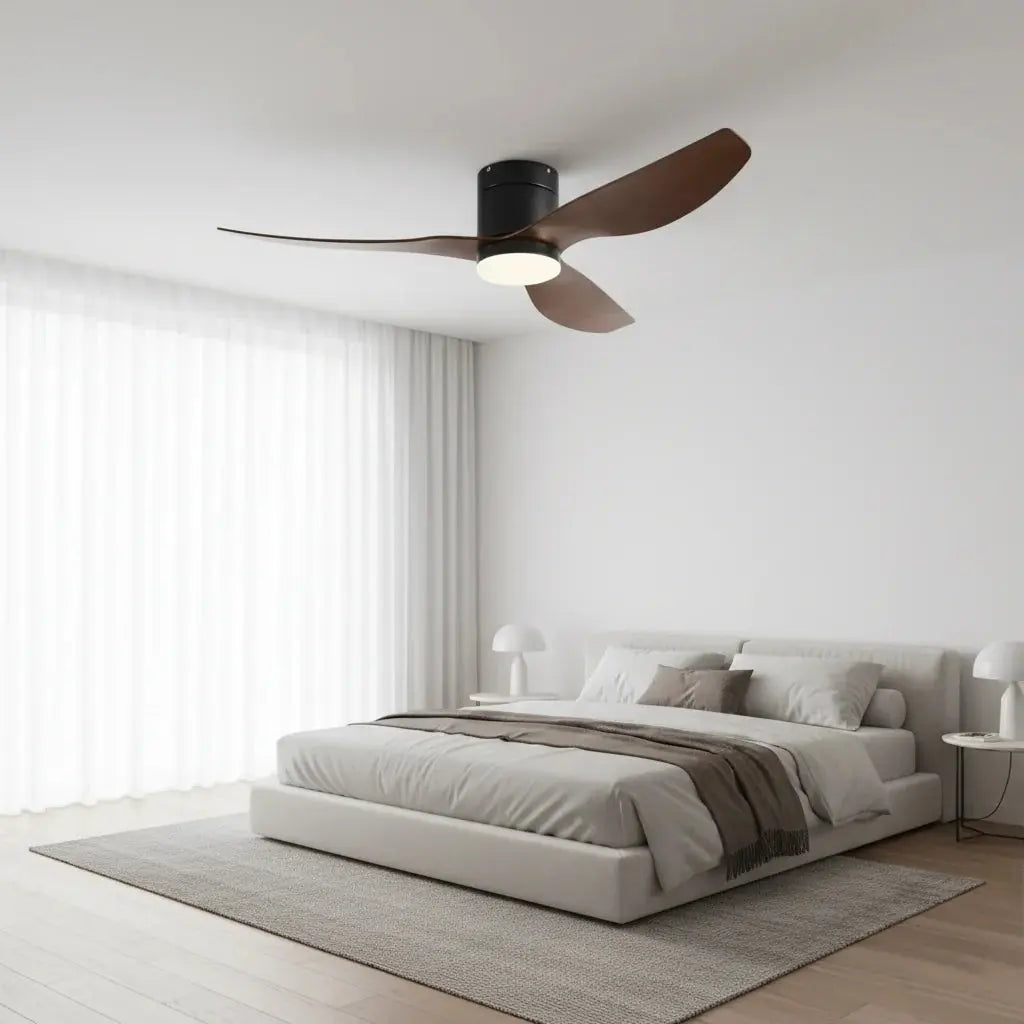 Ventilateur de plafond silencieux avec LED intégrée – Noir et bois foncé Oléa